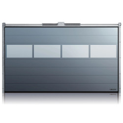 Przeszklenie panelem aluminiowym.