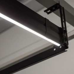 Oświetlenie LED pod prowadnice bramy segmentowej.
